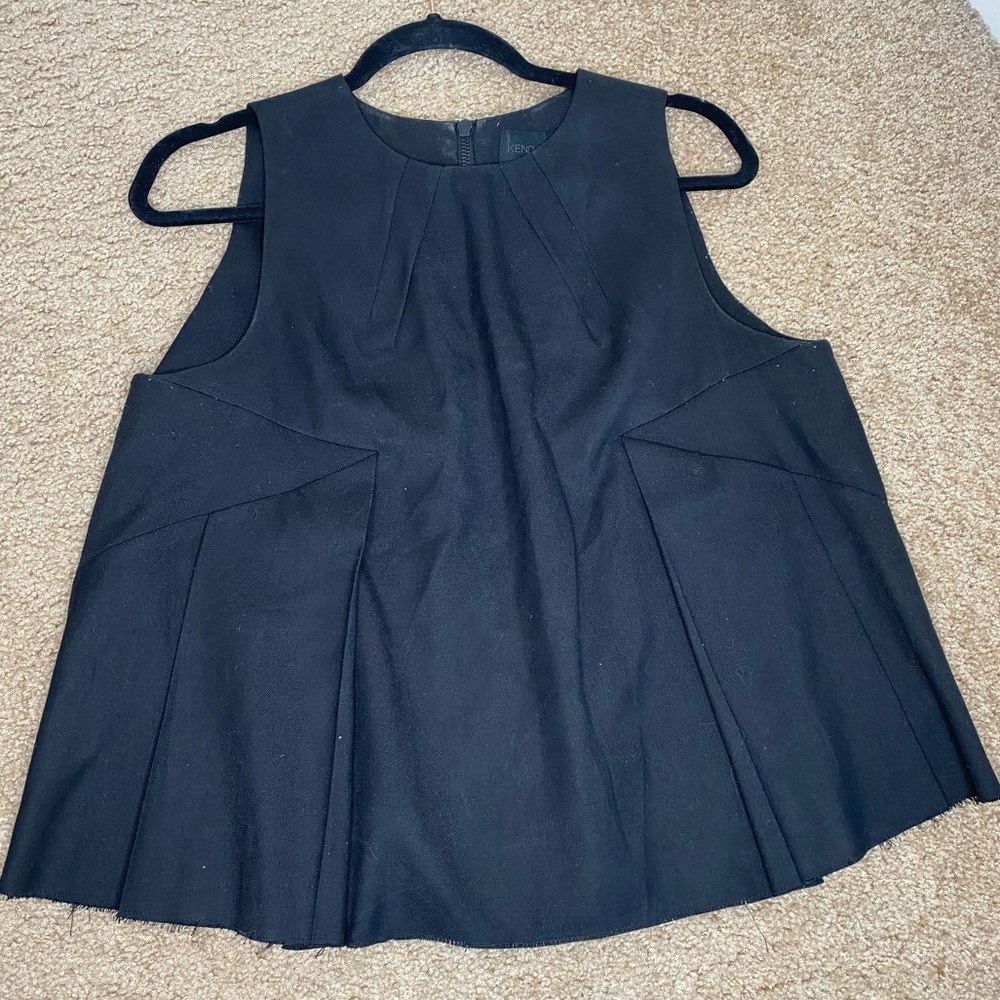 KENDALL + KYLEE BLACK POPOVER BLOUSE LARGE